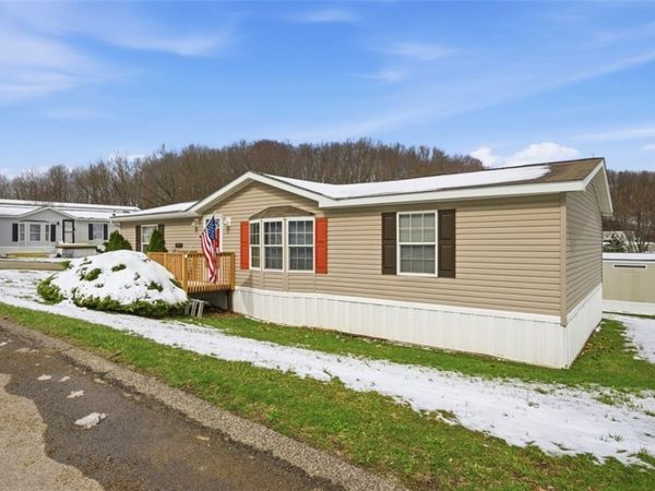 900 Birch Dr, Cranberry Twp, PA 16066