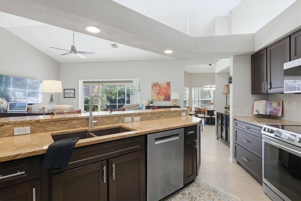 3746 Surrey Lane, Sarasota, FL 34235 Photo