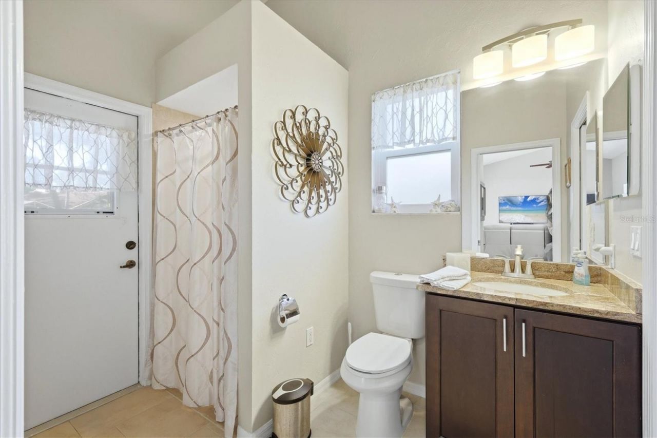 3746 Surrey Lane, Sarasota, FL 34235 Photo