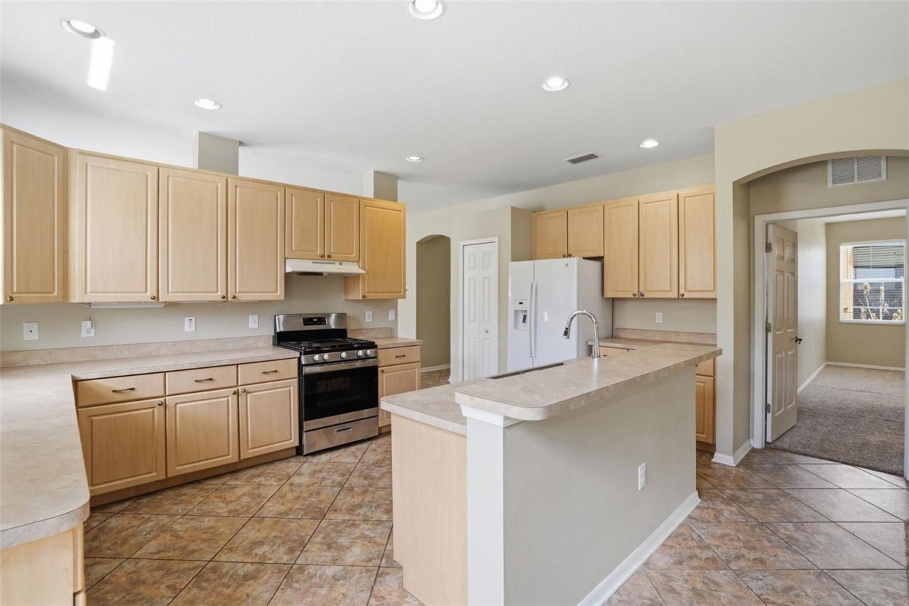 6407 Bridgecrest Drive , Lithia, FL 33547 Photo