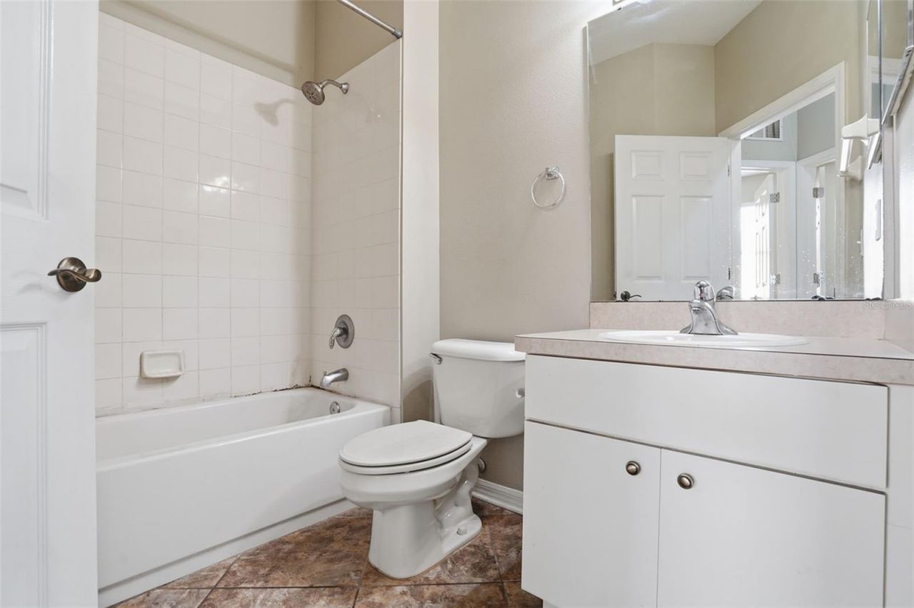 6407 Bridgecrest Drive , Lithia, FL 33547 Photo