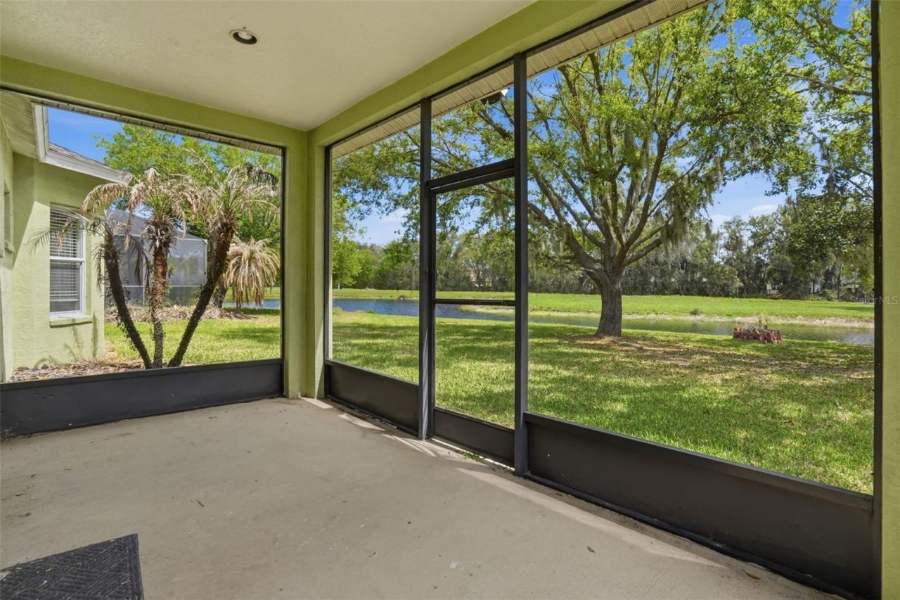 6407 Bridgecrest Drive , Lithia, FL 33547 Photo