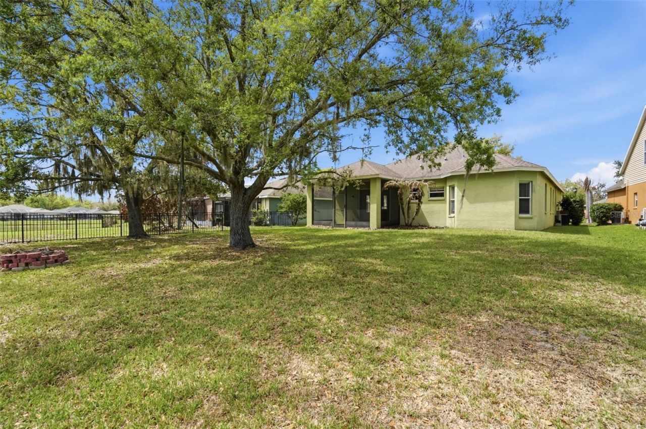 6407 Bridgecrest Drive , Lithia, FL 33547 Photo