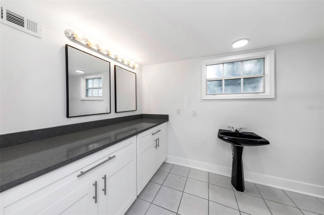 360 57th Street N, Saint Petersburg, FL 33710 Photo