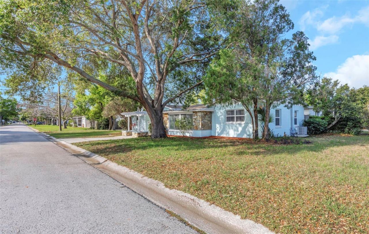 360 57th Street N, Saint Petersburg, FL 33710 Photo