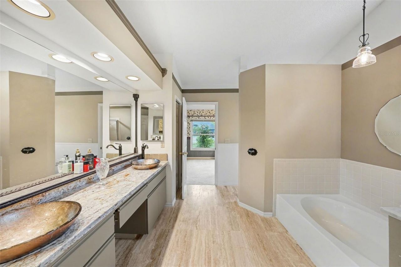 12804 Wallingford Drive, Tampa, FL 33624 Photo