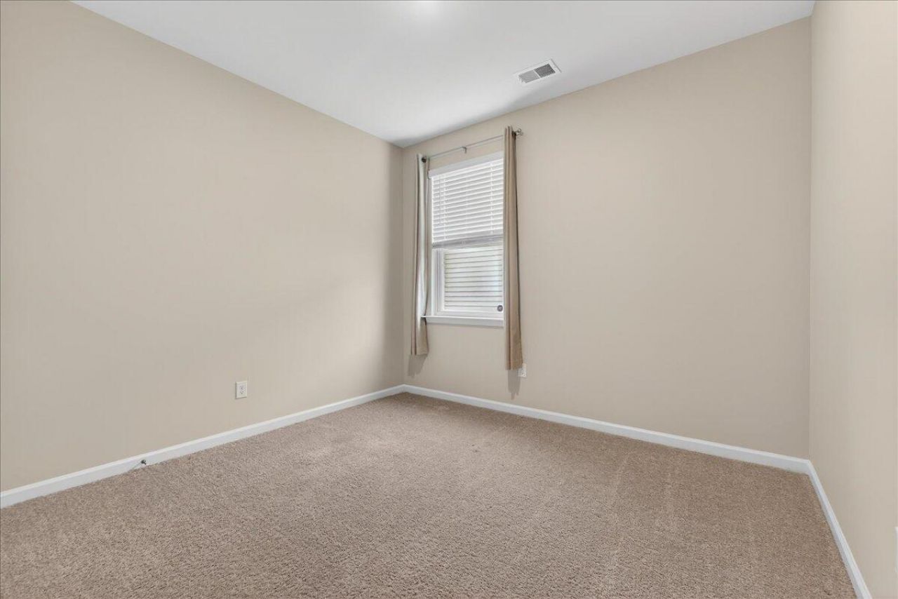 104 Green Passage Lane Photo 17