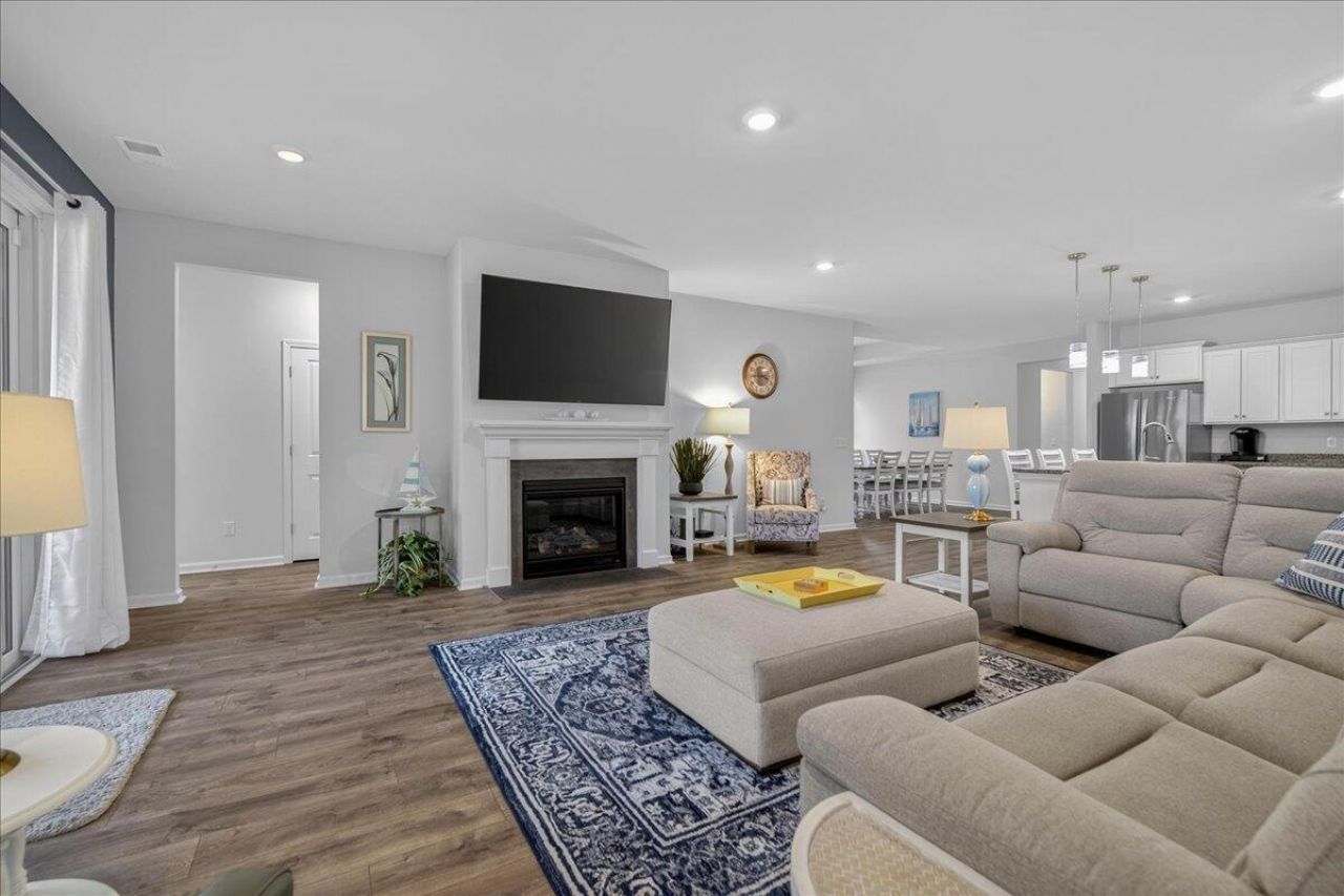 219 Celestial Boulevard Photo 24