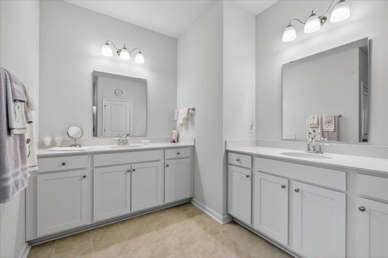 219 Celestial Boulevard Photo 35