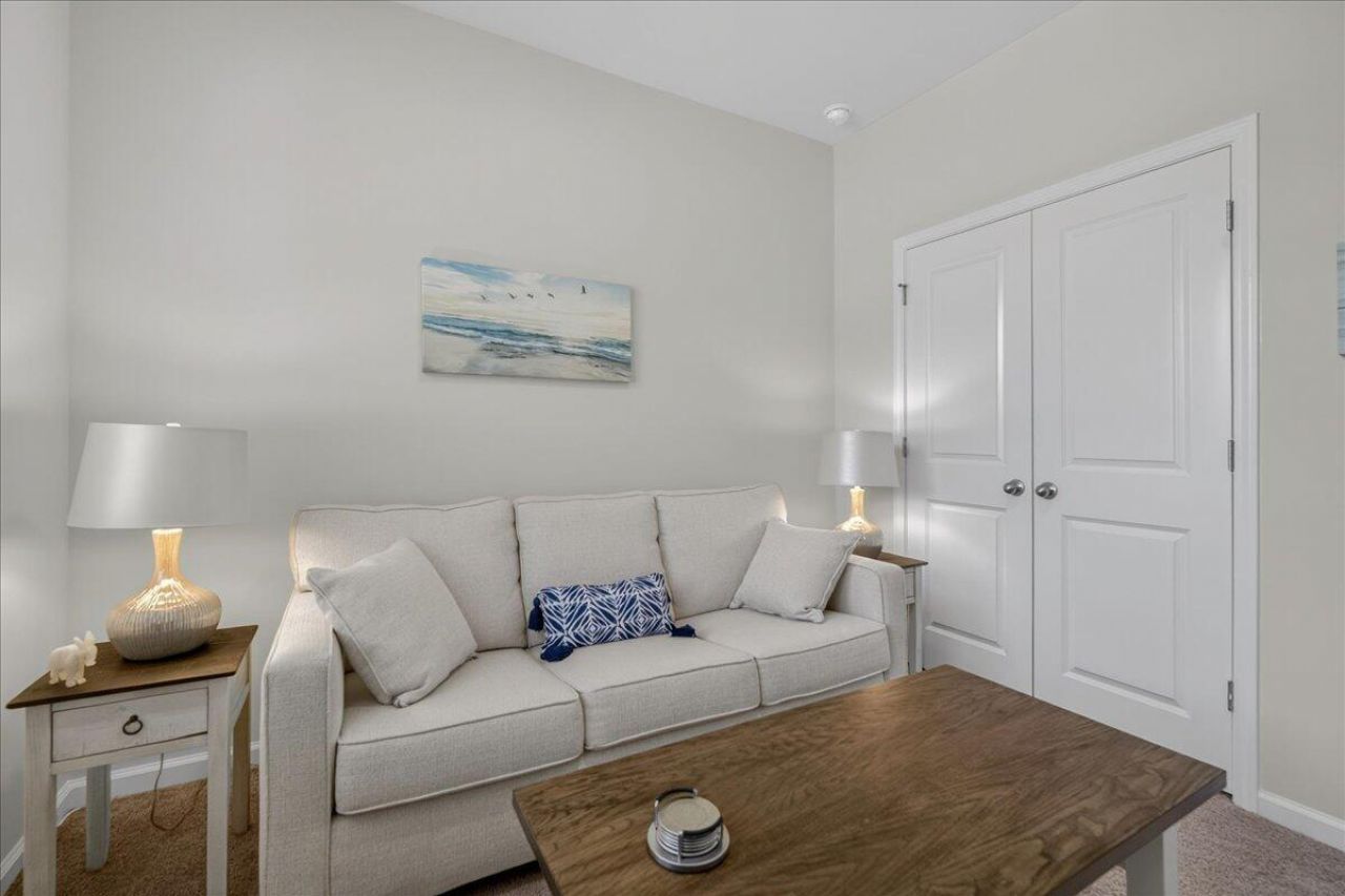 219 Celestial Boulevard Photo 41