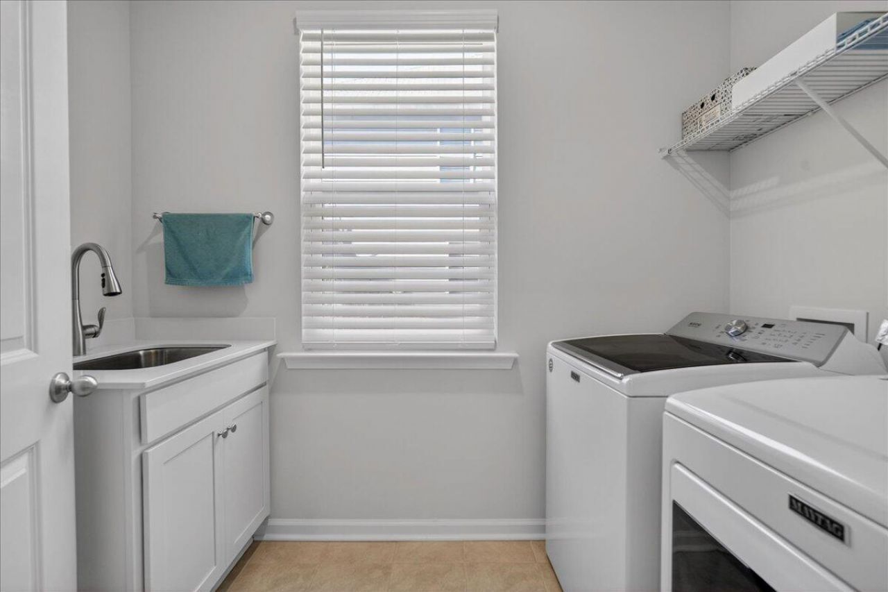 219 Celestial Boulevard Photo 46