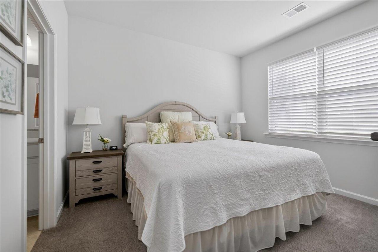 219 Celestial Boulevard Photo 8