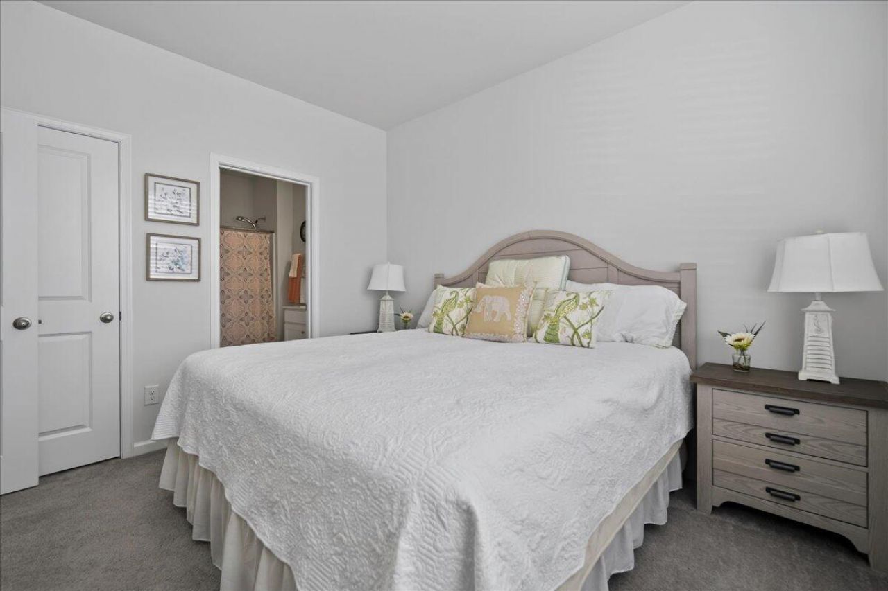 219 Celestial Boulevard Photo 9