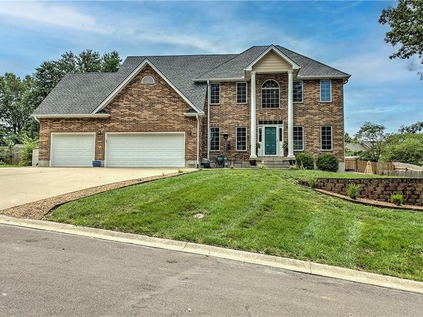71 Arrowhead Drive, Lexington, MO 64067