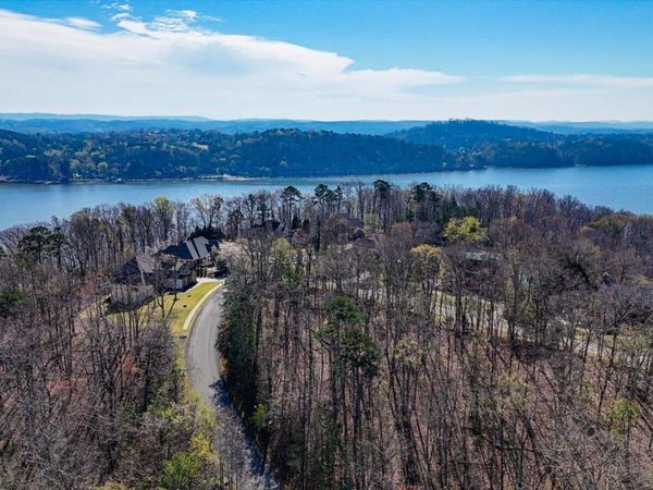 6529 Shelter Cove Drive, Hixson, TN 37343