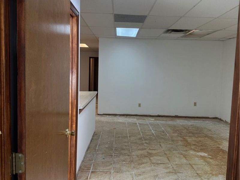 1140 W Pleasant Valley Road , Parma, OH 44134 Photo 8