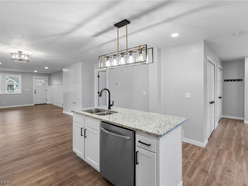 2351 Heston Drive, Lake Milton, OH 44429 Photo 13