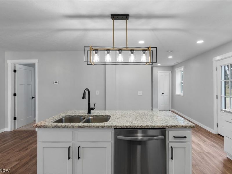 2351 Heston Drive, Lake Milton, OH 44429 Photo 15