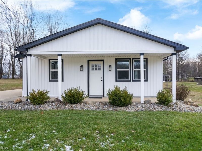 2351 Heston Drive, Lake Milton, OH 44429 Photo 2