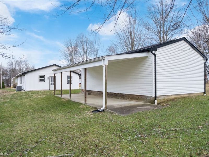 2351 Heston Drive, Lake Milton, OH 44429 Photo 5