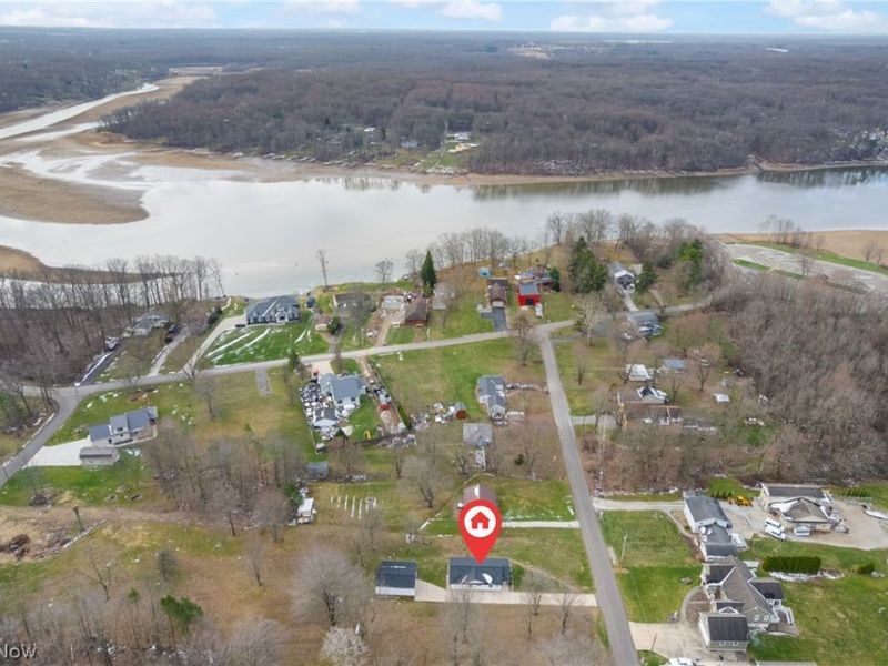 2351 Heston Drive, Lake Milton, OH 44429 Photo 8