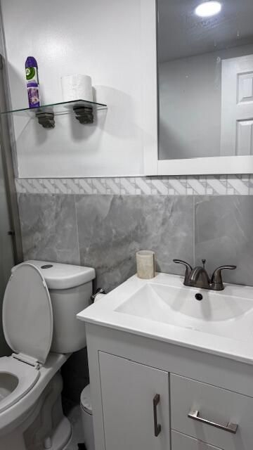 2000 NE 51st Court, Unit 111, Fort Lauderdale, FL 33308 Photo