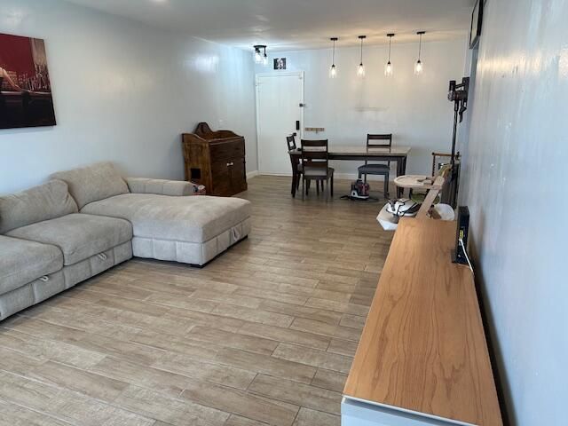 2220 NE 68th Street, Unit 1023, Fort Lauderdale, FL 33308 Photo