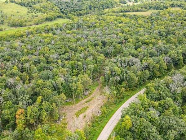 2222 County Road Y, Dodgeville, WI 53533