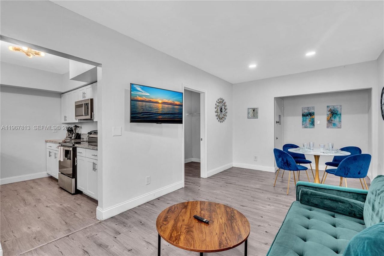 10002 E Bay Harbor Dr, Unit 6, Bay Harbor Islands, FL 33154 Photo