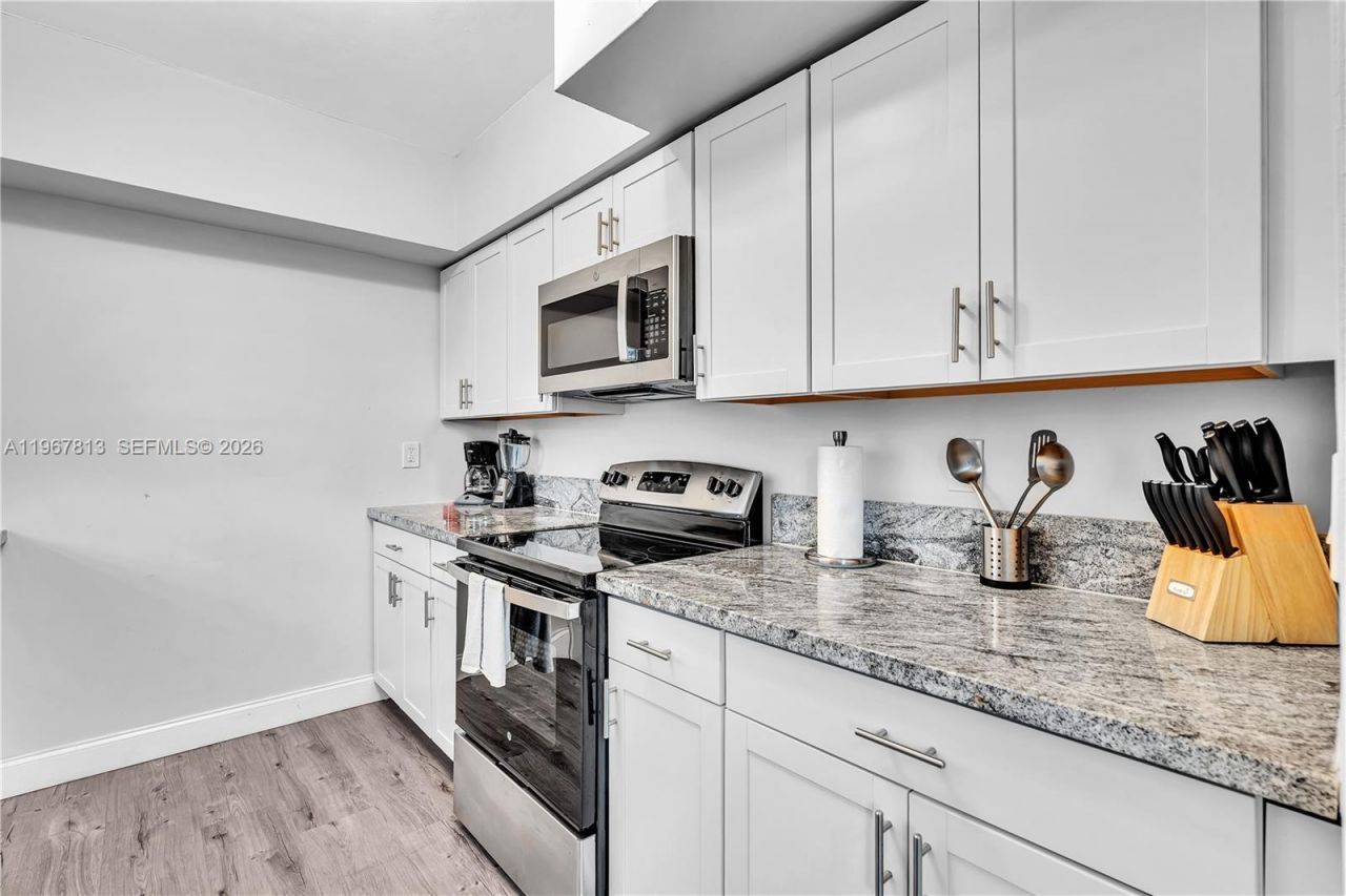 10002 E Bay Harbor Dr, Unit 6, Bay Harbor Islands, FL 33154 Photo