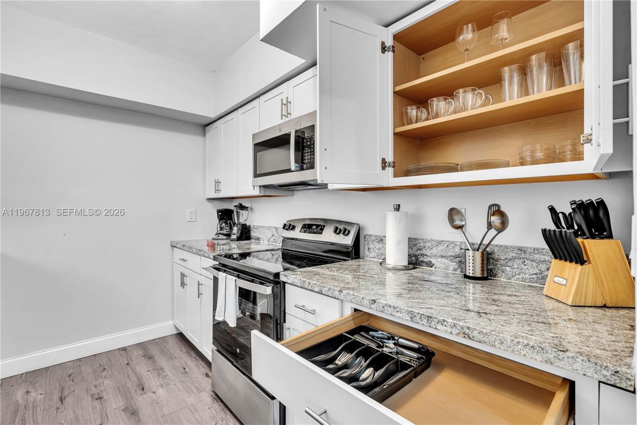 10002 E Bay Harbor Dr, Unit 6, Bay Harbor Islands, FL 33154 Photo