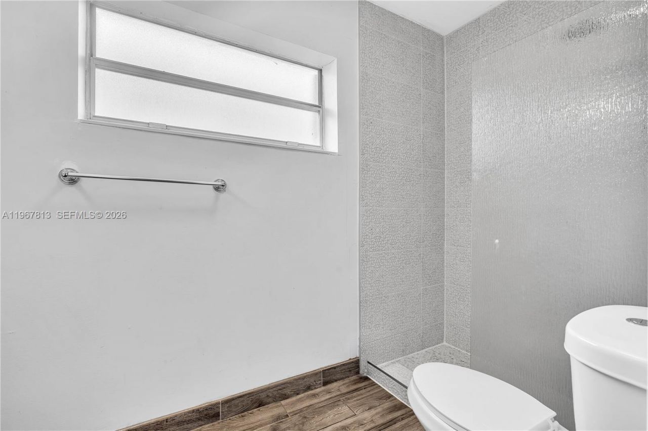 10002 E Bay Harbor Dr, Unit 6, Bay Harbor Islands, FL 33154 Photo