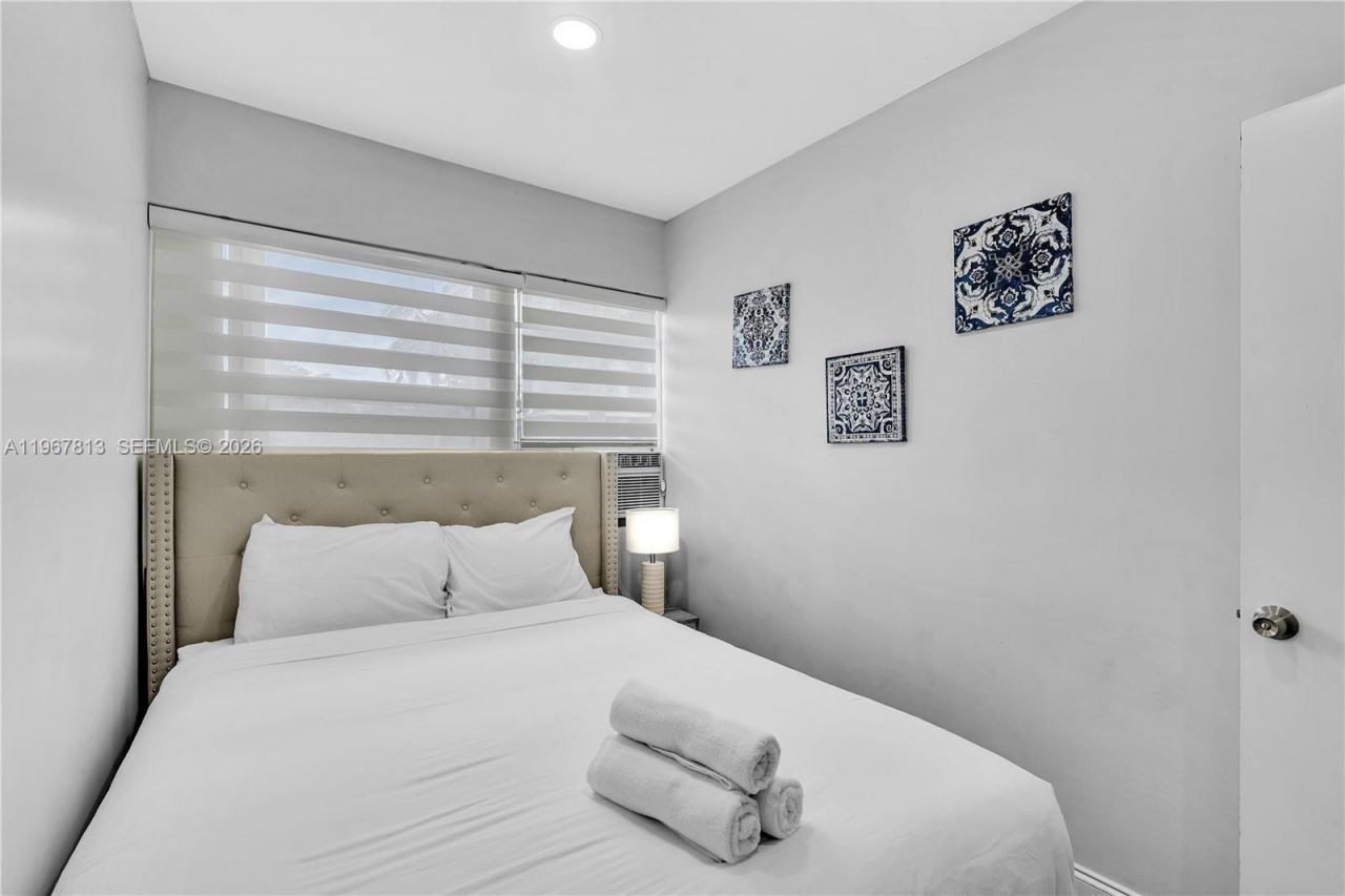 10002 E Bay Harbor Dr, Unit 6, Bay Harbor Islands, FL 33154 Photo