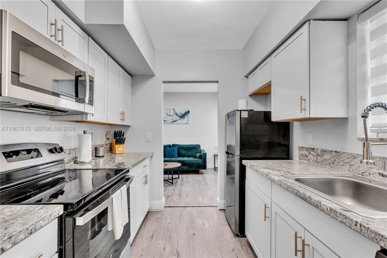 10002 E Bay Harbor Dr, Unit 6, Bay Harbor Islands, FL 33154 Photo