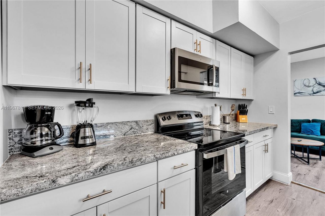 10002 E Bay Harbor Dr, Unit 6, Bay Harbor Islands, FL 33154 Photo