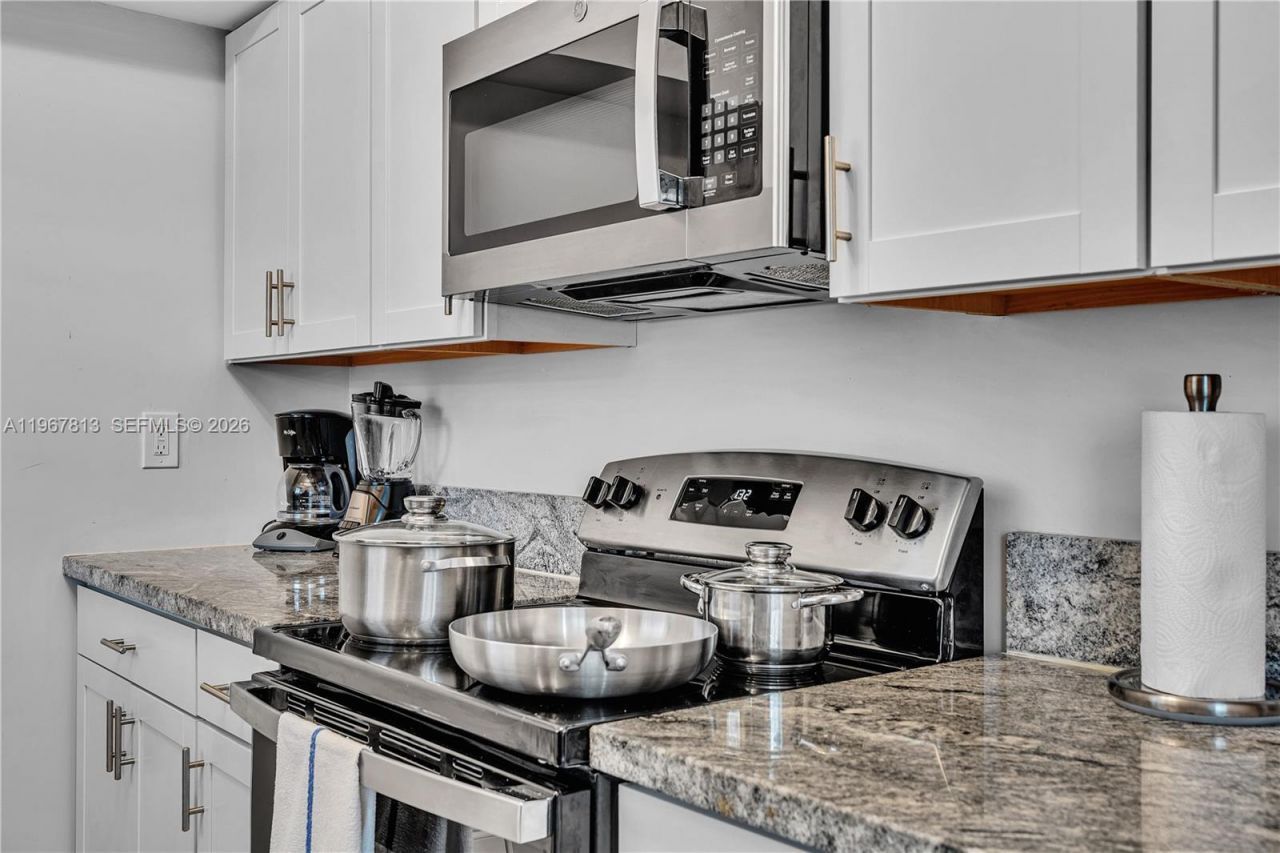10002 E Bay Harbor Dr, Unit 6, Bay Harbor Islands, FL 33154 Photo