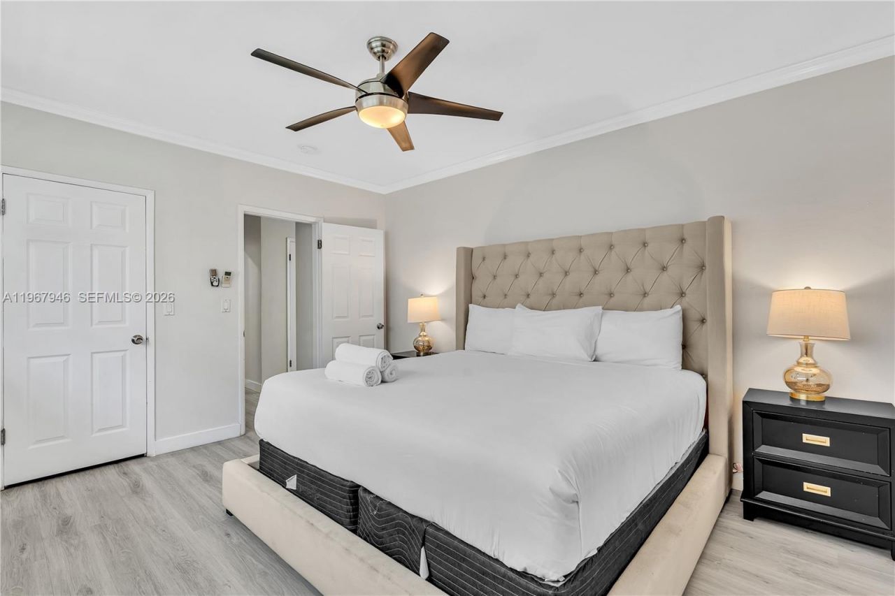 10004 E Bay Harbor Dr, Unit 8, Bay Harbor Islands, FL 33154 Photo