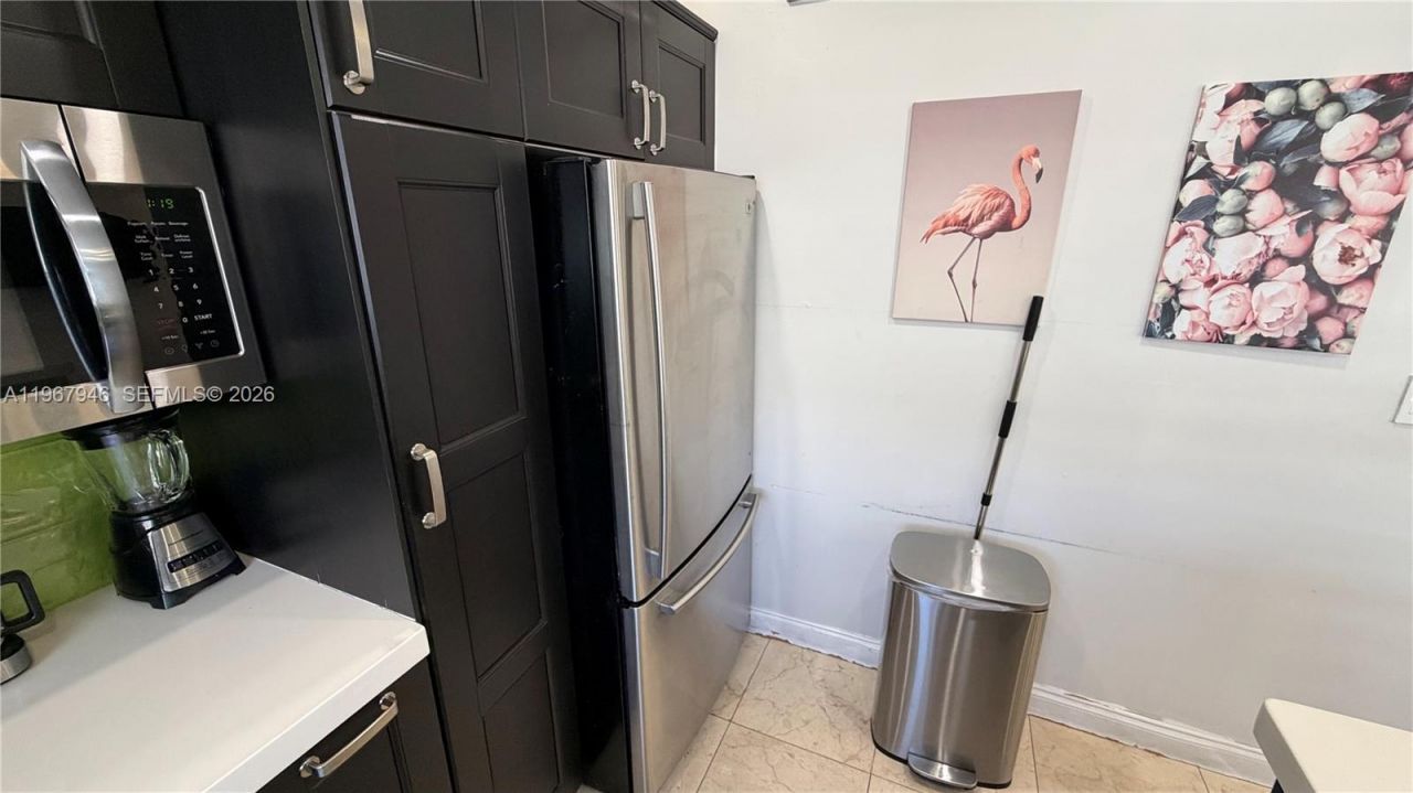 10004 E Bay Harbor Dr , Unit 8, Bay Harbor Islands, FL 33154 Photo