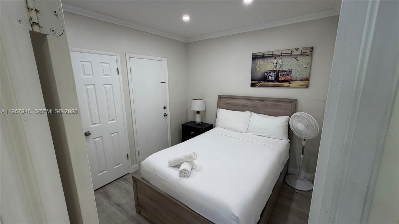 10004 E Bay Harbor Dr , Unit 8, Bay Harbor Islands, FL 33154 Photo