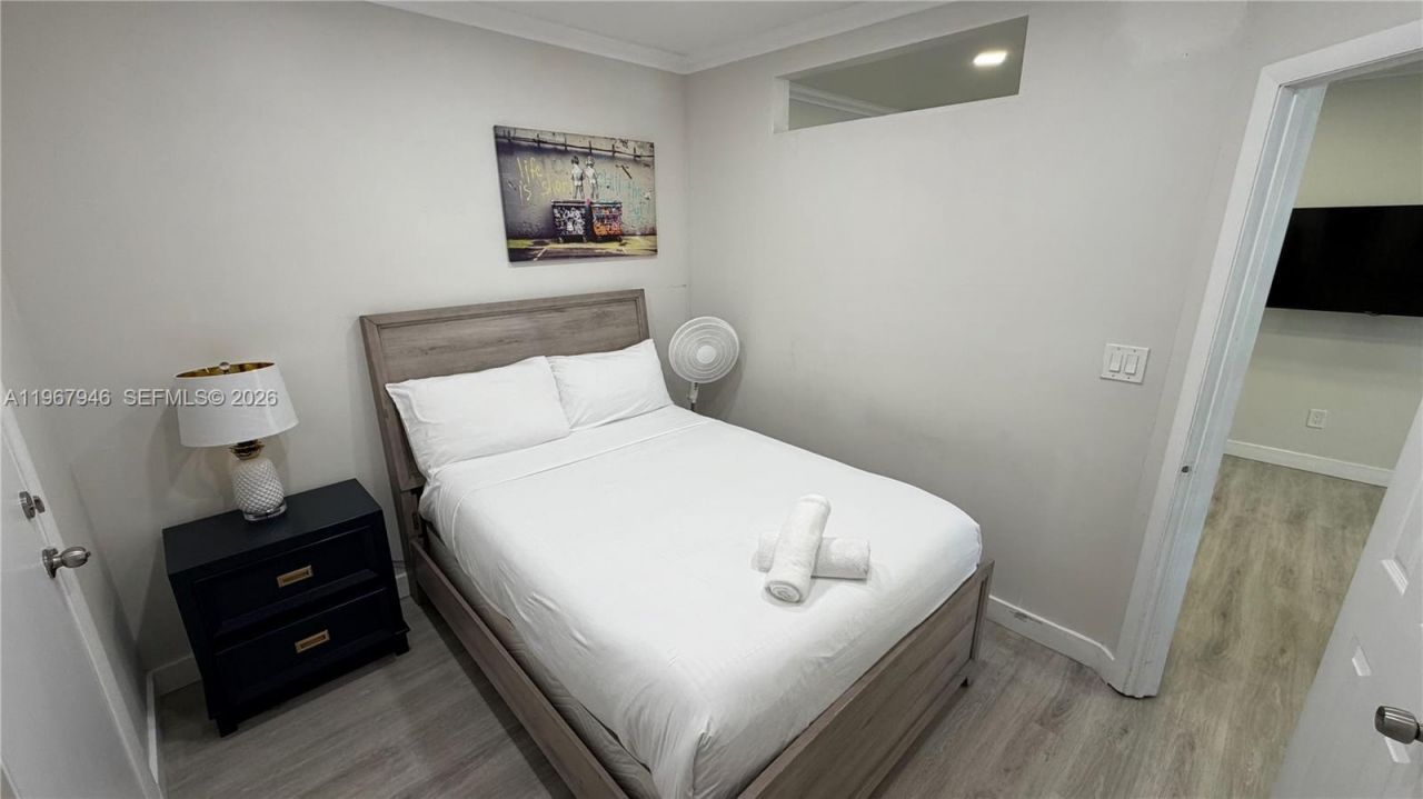 10004 E Bay Harbor Dr , Unit 8, Bay Harbor Islands, FL 33154 Photo