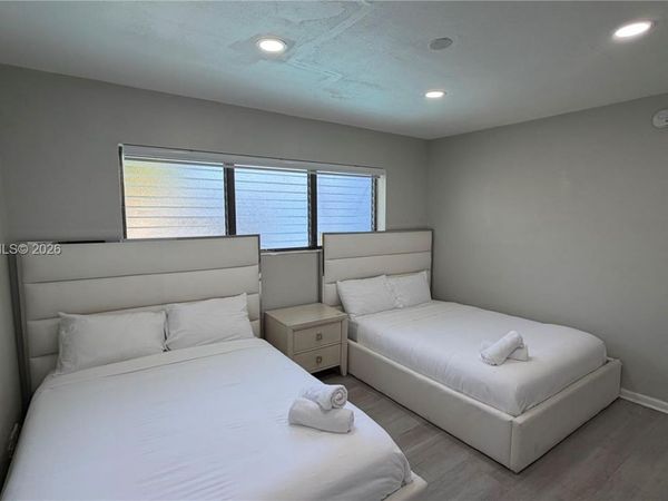 10004 E Bay Harbor Dr, Unit 10, Bay Harbor Islands, FL 33154