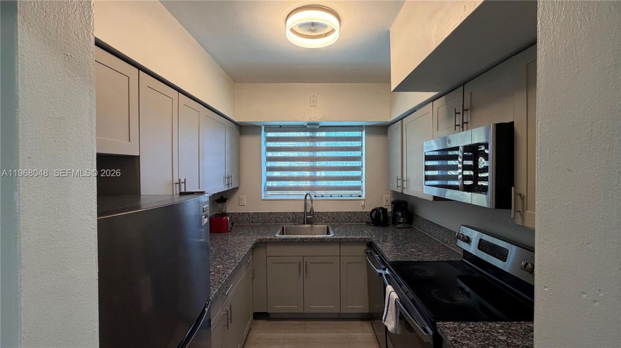 10004 E Bay Harbor Dr, Unit 10, Bay Harbor Islands, FL 33154 Photo