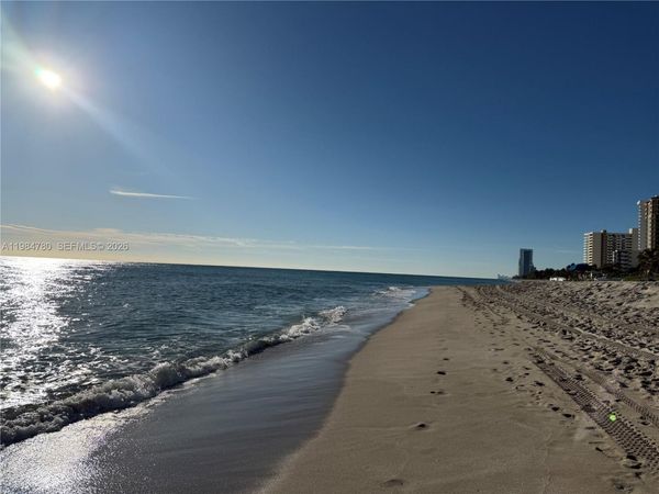 1825 S Ocean Dr , Unit 305, Hallandale Beach, FL 33009