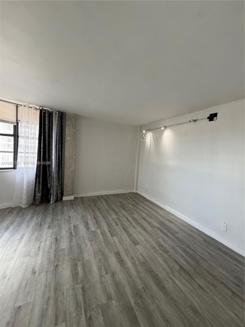 1825 S Ocean Dr , Unit 305, Hallandale Beach, FL 33009 Photo