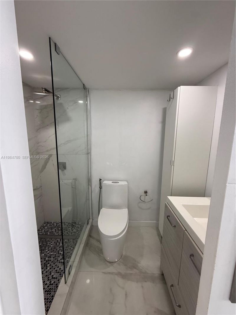 1825 S Ocean Dr , Unit 305, Hallandale Beach, FL 33009 Photo