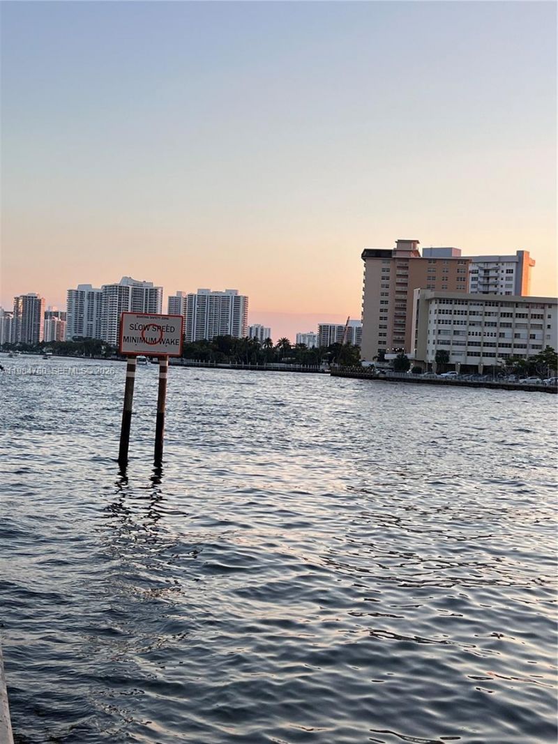 1825 S Ocean Dr , Unit 305, Hallandale Beach, FL 33009 Photo