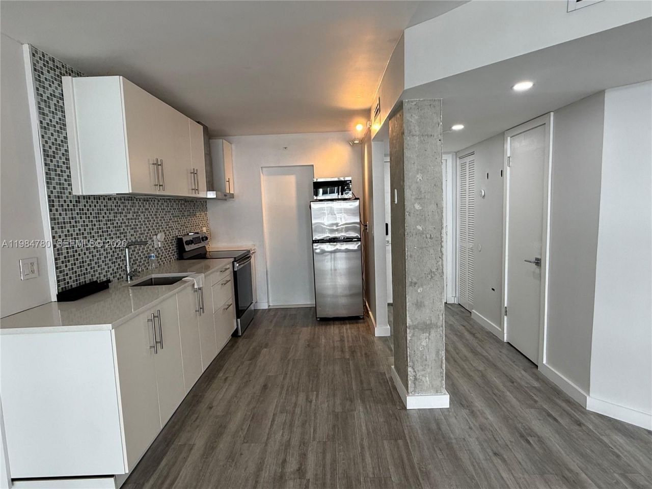 1825 S Ocean Dr , Unit 305, Hallandale Beach, FL 33009 Photo