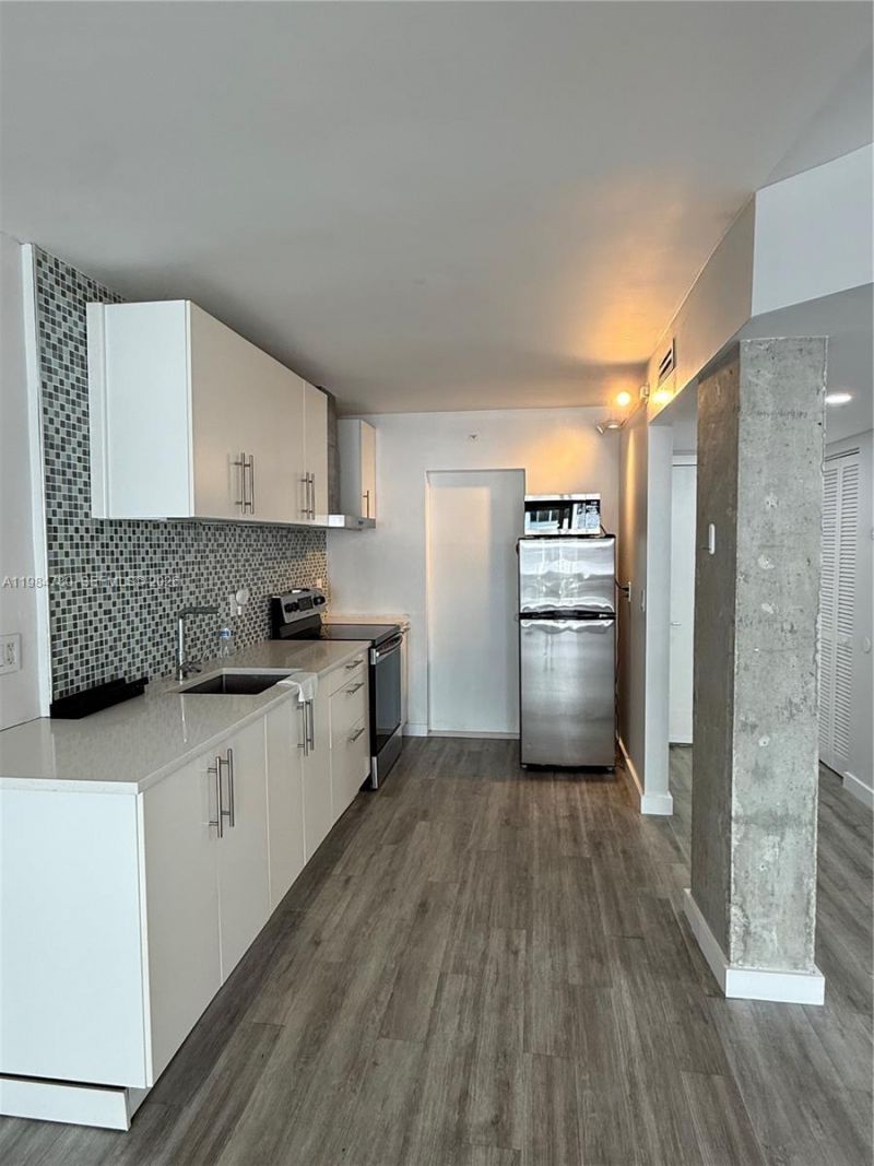 1825 S Ocean Dr , Unit 305, Hallandale Beach, FL 33009 Photo