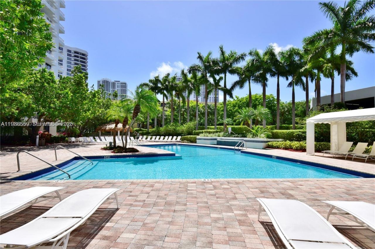 3300 NE 192nd St , Unit LP11, Aventura, FL 33180 Photo