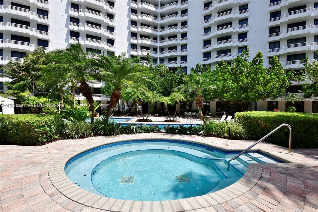 3300 NE 192nd St, Unit LP11, Aventura, FL 33180 Photo